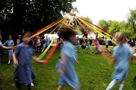 maypole1.jpg